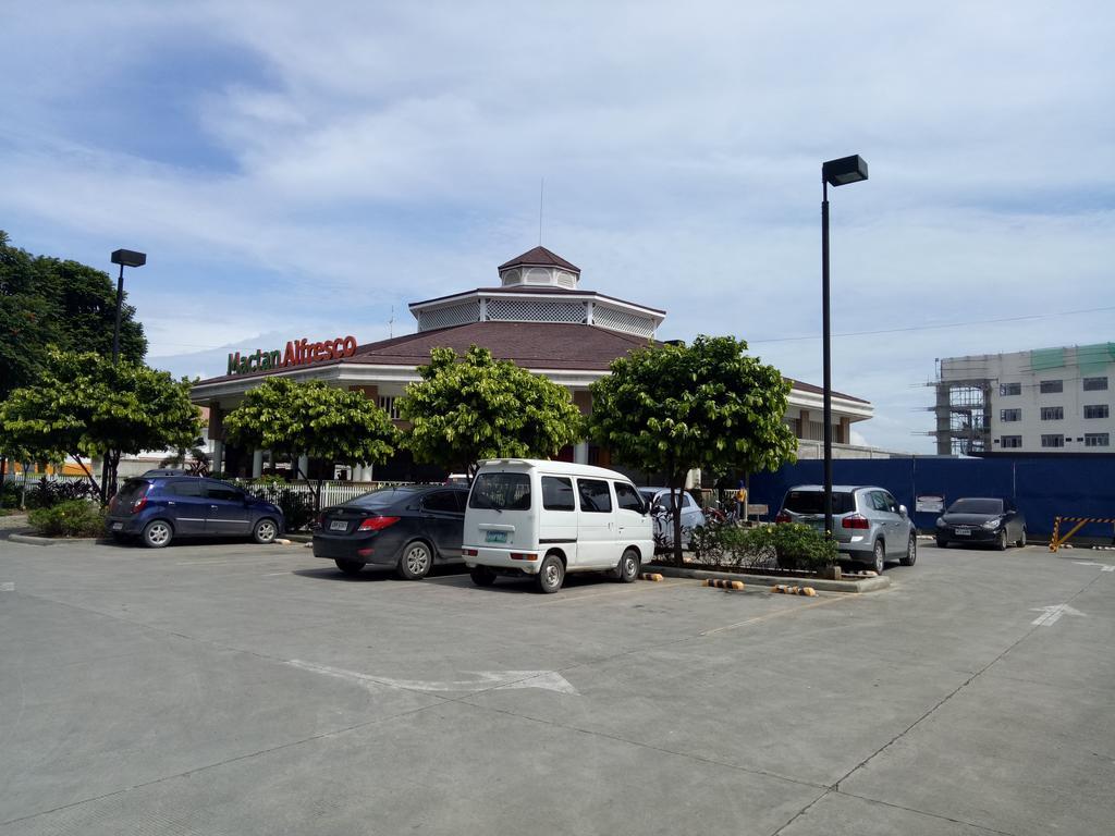 Mactan Newtown Boulevard Lapu-Lapu City Buitenkant foto