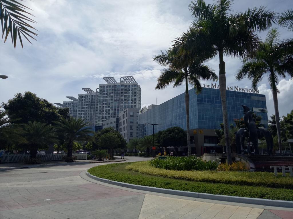 Mactan Newtown Boulevard Lapu-Lapu City Buitenkant foto